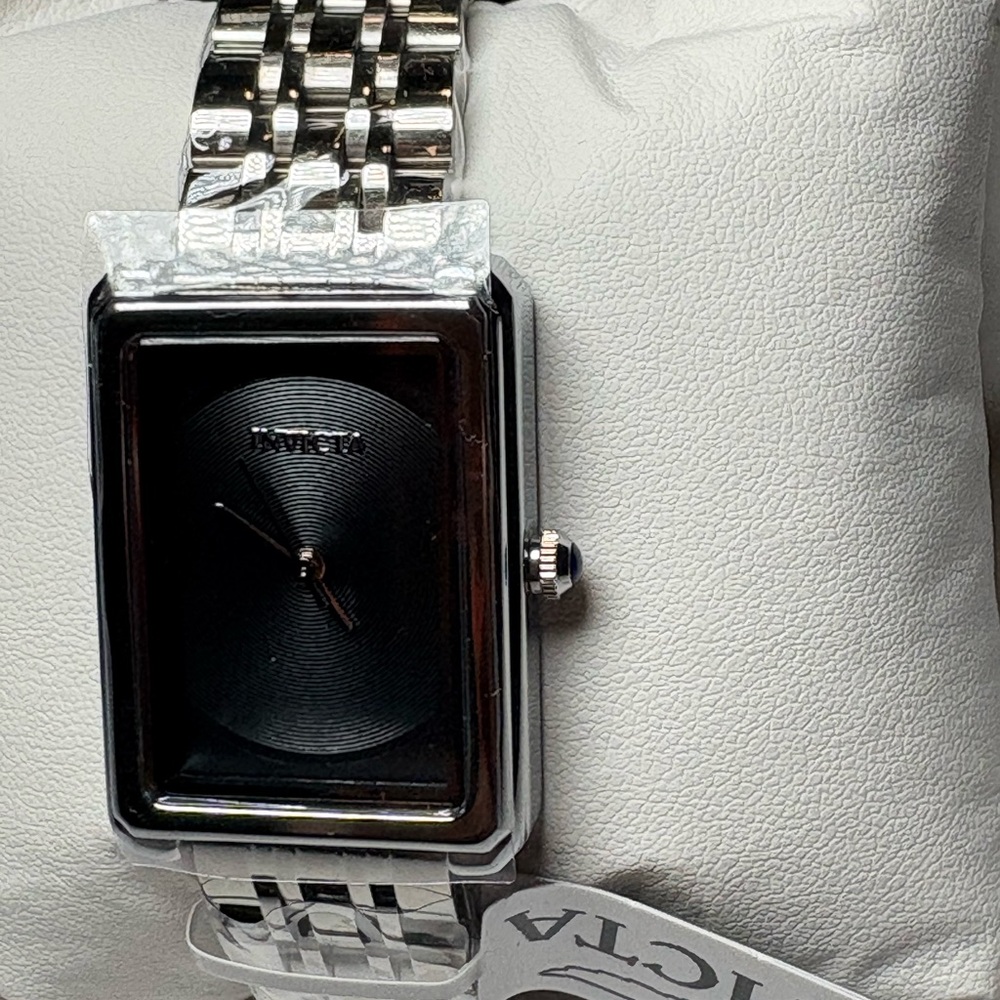 Invicta Women’s Sterling Silver and Black Rectangular Timepiece. Classic ⌚️26mm - Picture 6 of 10